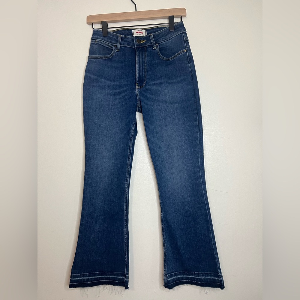 Wrangler High Rise Kick Flare Jeans Size 2 Raw Hem Stretch boho western